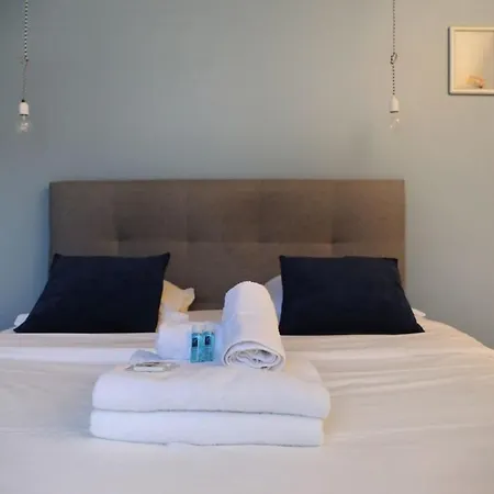 405 - Sejour Romantique Dans Un De 5 Apartament *